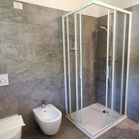 Calle - Larihome A37 Apartment Dongo