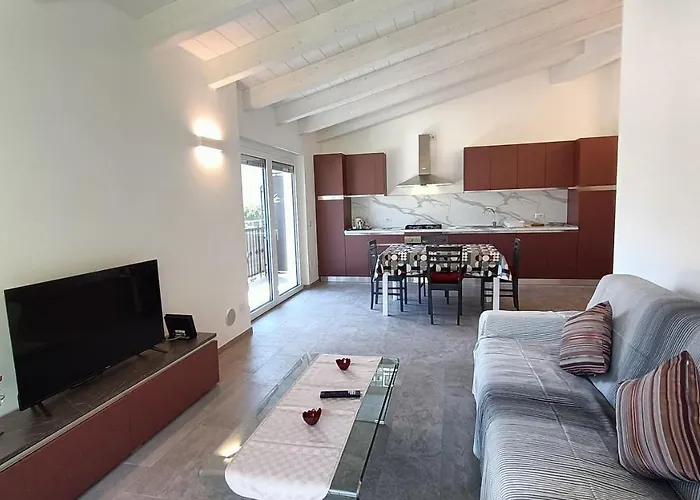 Appartamento Calle - Larihome A37 Dongo